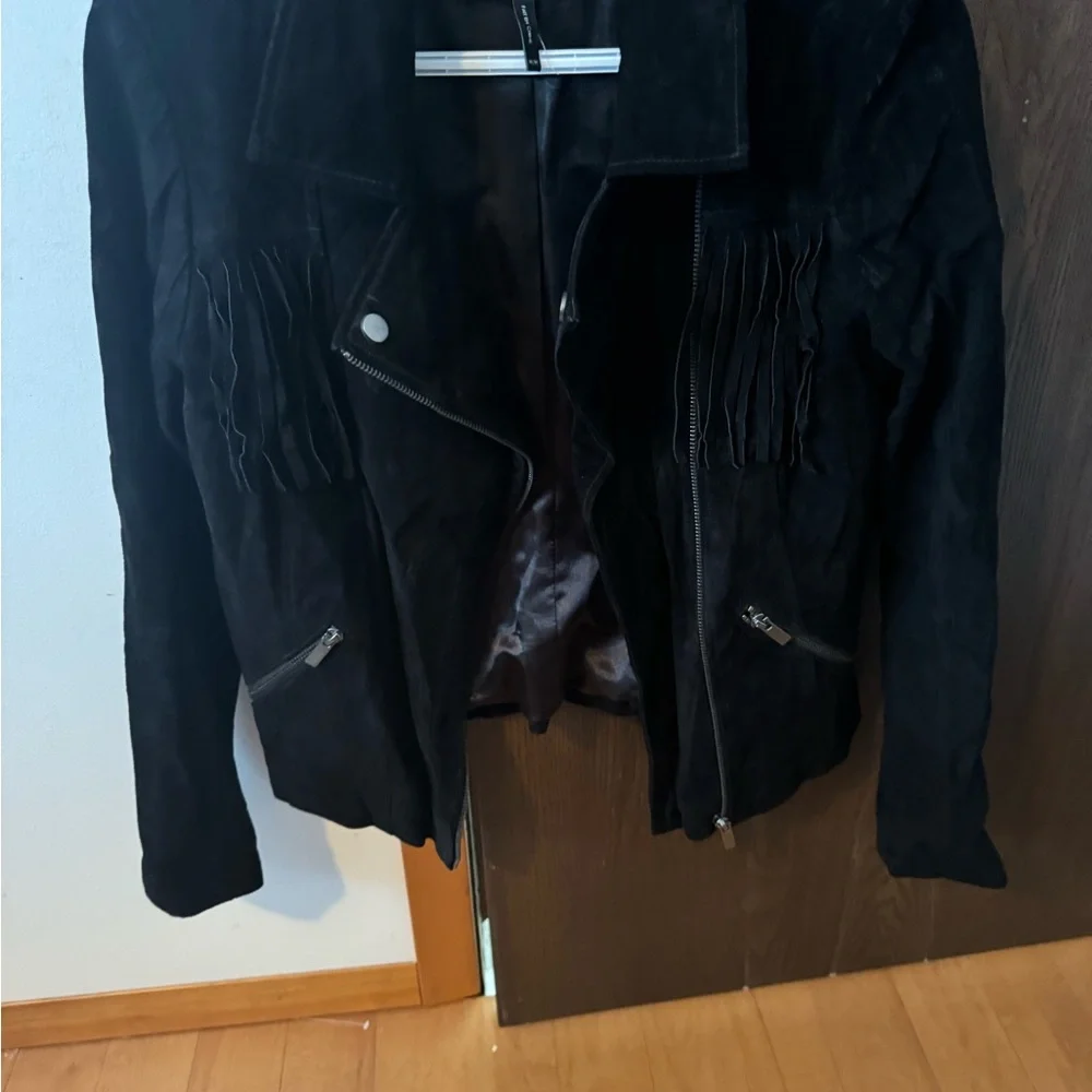 Le chatue jacket! Size M - Picture 2 of 2